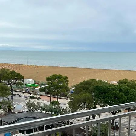 Sea View Apartment *